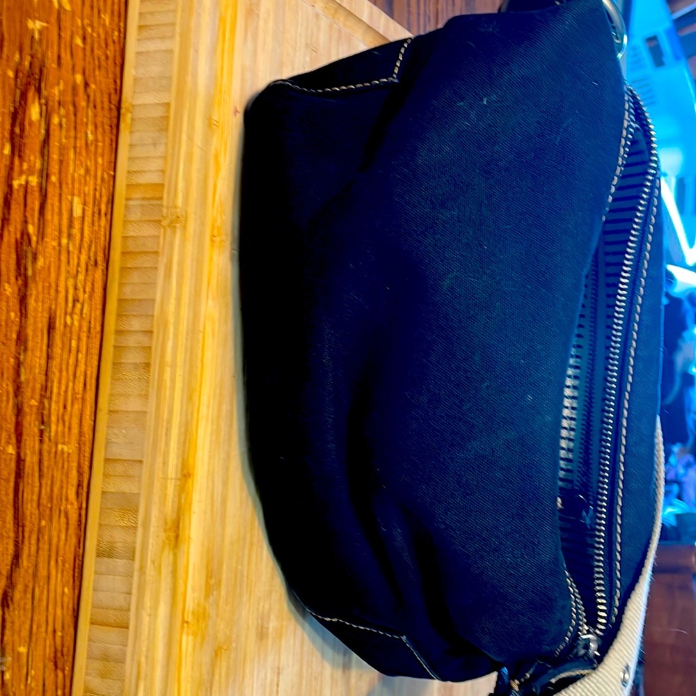 Gap purse
